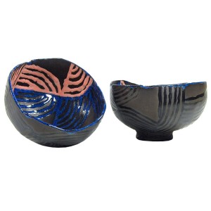 Para misek autorskich ze szkliwionej ceramiki JWP